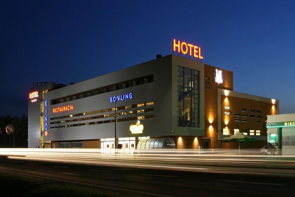 Hotel Planeta Brzesko Exterior foto